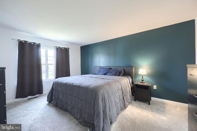 14 BARBERRY CT, Manchester, PA 17345