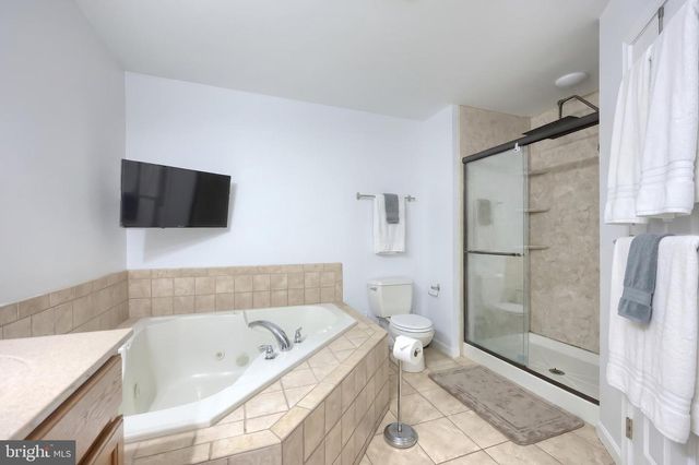 14 BARBERRY CT, Manchester, PA 17345