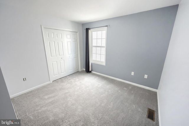 14 BARBERRY CT, Manchester, PA 17345