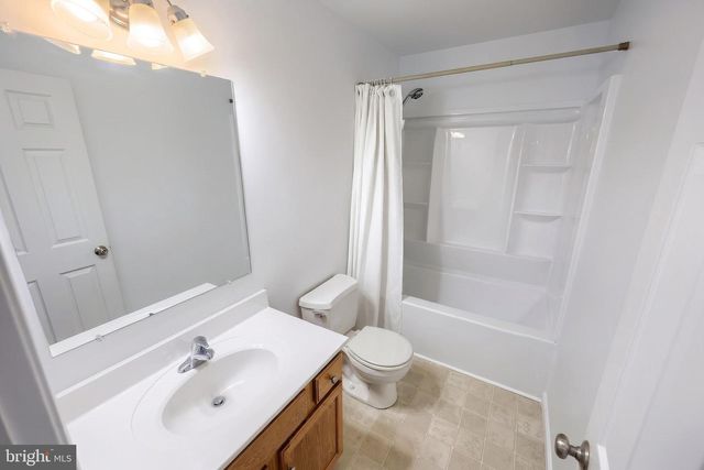 14 BARBERRY CT, Manchester, PA 17345