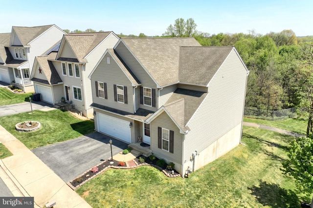 14 BARBERRY CT, Manchester, PA 17345