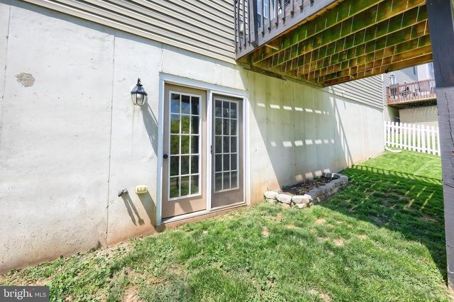 14 BARBERRY CT, Manchester, PA 17345