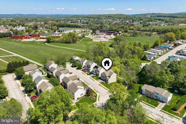 14 BARBERRY CT, Manchester, PA 17345