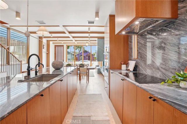 647 Navy Street, Santa Monica, CA 90405