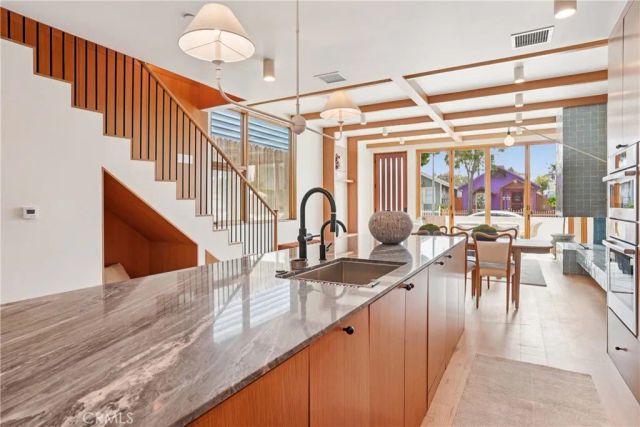 647 Navy Street, Santa Monica, CA 90405