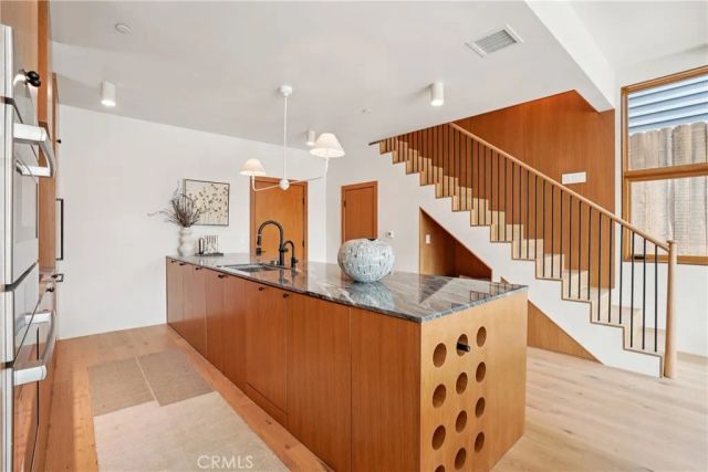 647 Navy Street, Santa Monica, CA 90405