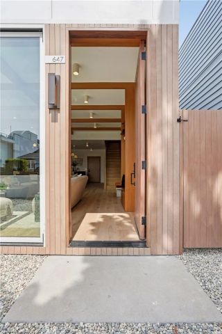 647 Navy Street, Santa Monica, CA 90405