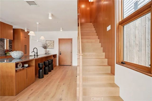 647 Navy Street, Santa Monica, CA 90405