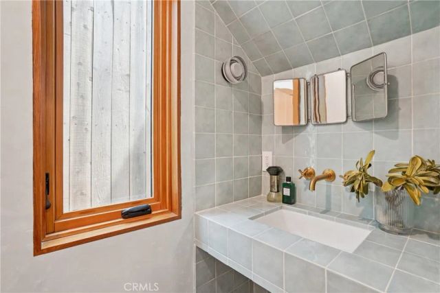 647 Navy Street, Santa Monica, CA 90405