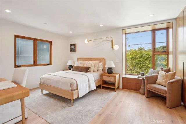 647 Navy Street, Santa Monica, CA 90405