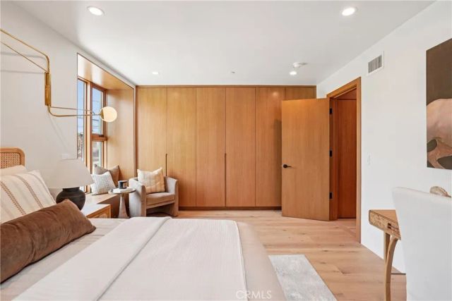 647 Navy Street, Santa Monica, CA 90405