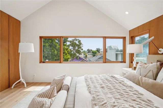 647 Navy Street, Santa Monica, CA 90405