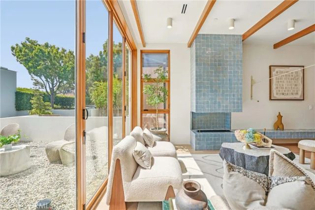 647 Navy Street, Santa Monica, CA 90405