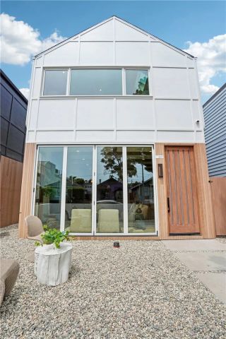 647 Navy Street, Santa Monica, CA 90405