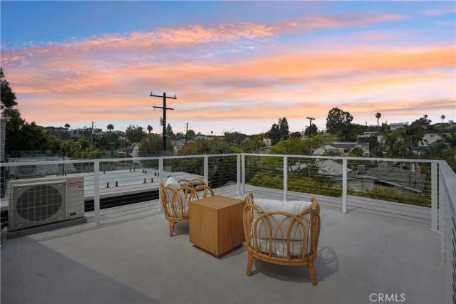 647 Navy Street, Santa Monica, CA 90405