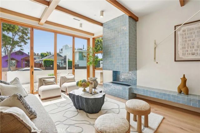 647 Navy Street, Santa Monica, CA 90405