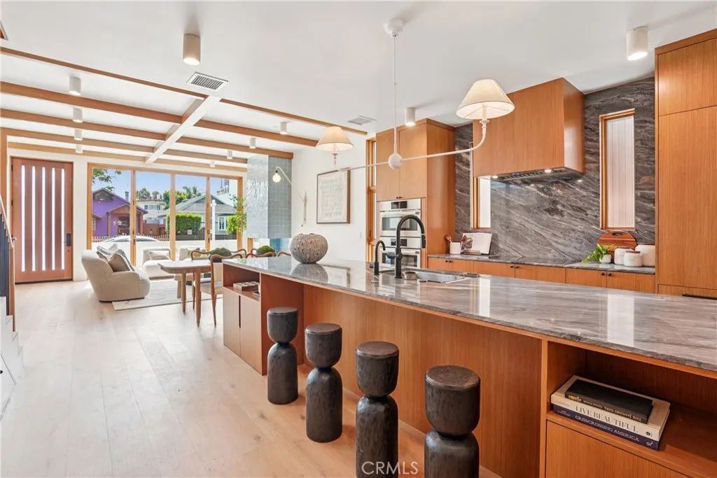 647 Navy Street, Santa Monica, CA 90405