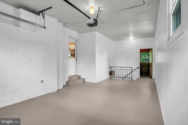 458 LEEARDEN RD, Hershey, PA 17033