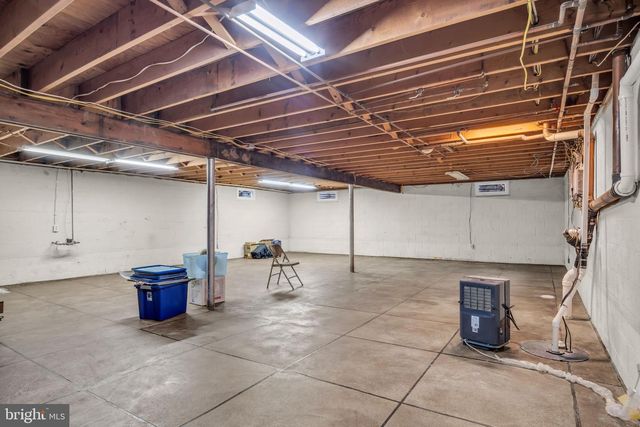 458 LEEARDEN RD, Hershey, PA 17033