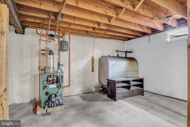 458 LEEARDEN RD, Hershey, PA 17033