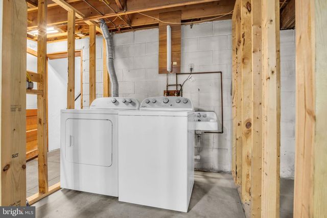 458 LEEARDEN RD, Hershey, PA 17033