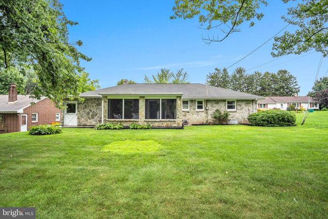 458 LEEARDEN RD, Hershey, PA 17033