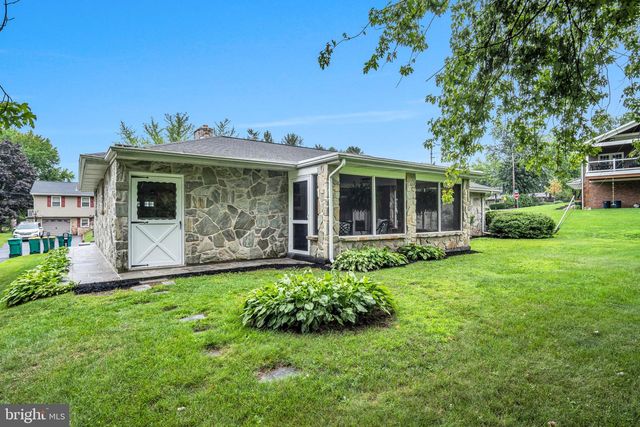 458 LEEARDEN RD, Hershey, PA 17033