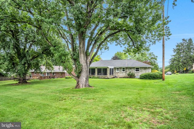 458 LEEARDEN RD, Hershey, PA 17033