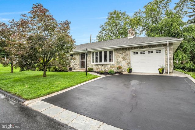 458 LEEARDEN RD, Hershey, PA 17033