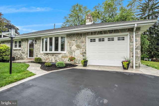458 LEEARDEN RD, Hershey, PA 17033