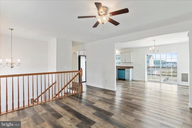 82 BISHOP AVE, Inwood, WV 25428