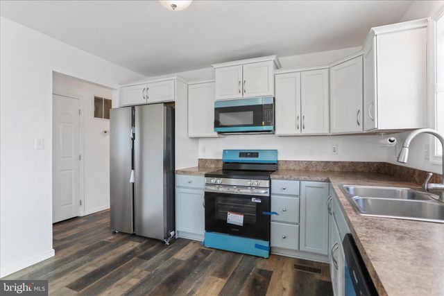 82 BISHOP AVE, Inwood, WV 25428