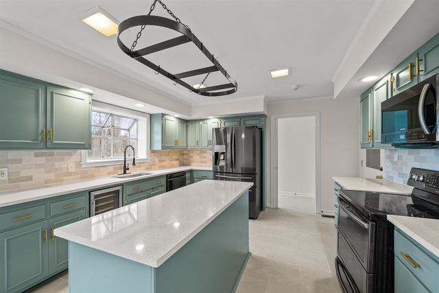 8150 PLANTERS GROVE CV, Cordova, TN 38018