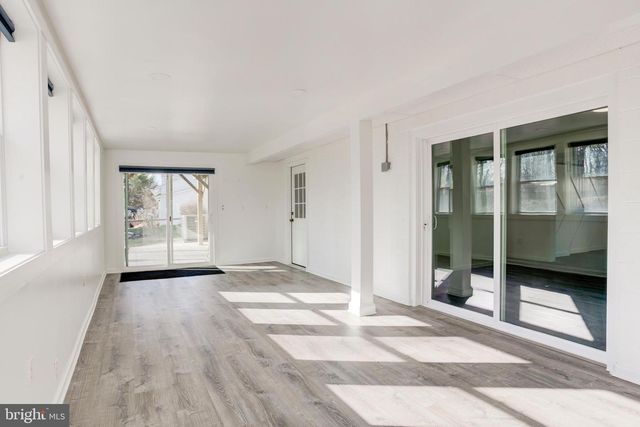 2318 MALRAUX DR, Vienna, VA 22182