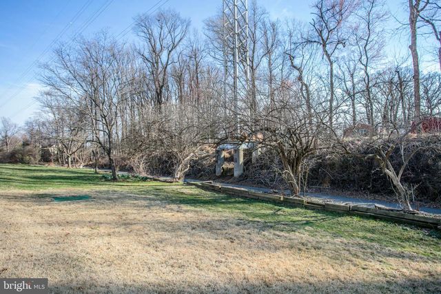 2318 MALRAUX DR, Vienna, VA 22182