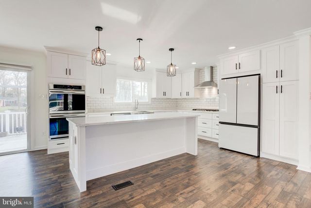 2318 MALRAUX DR, Vienna, VA 22182