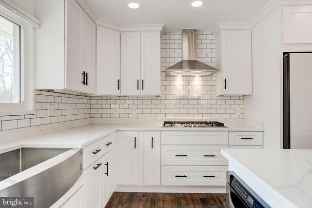 2318 MALRAUX DR, Vienna, VA 22182