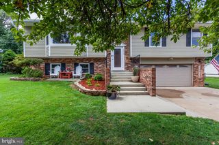 2318 MALRAUX DR, Vienna, VA 22182