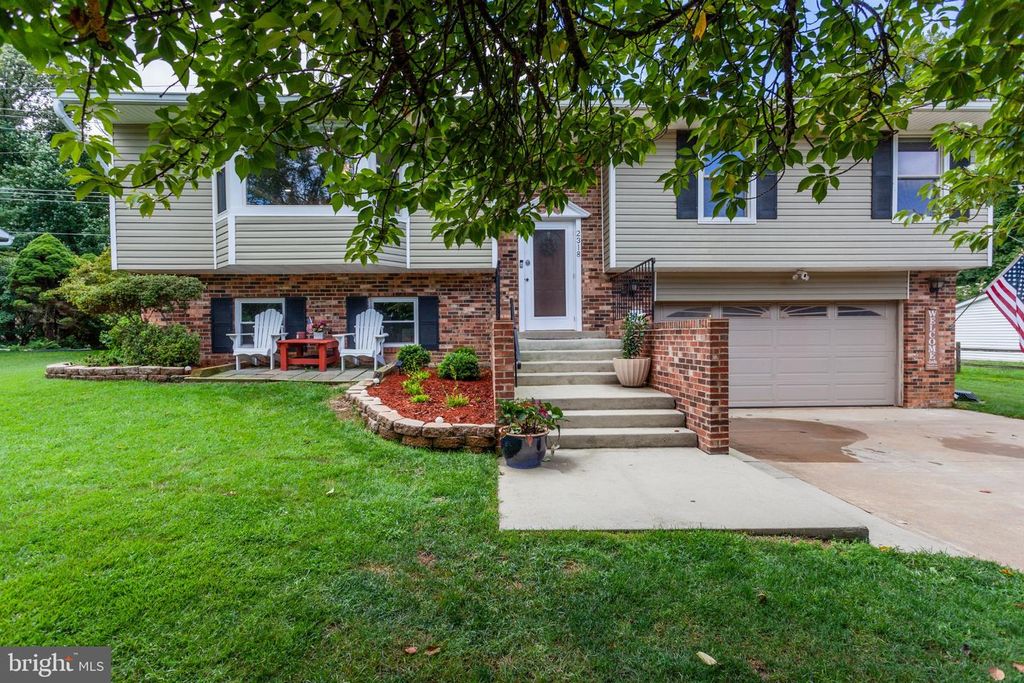 2318 MALRAUX DR, Vienna, VA 22182