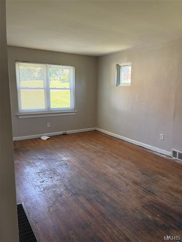 8816 Cozens Avenue, Jennings, MO 63136