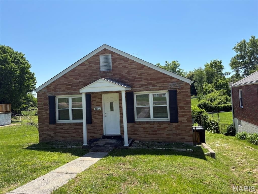 8816 Cozens Avenue, Jennings, MO 63136