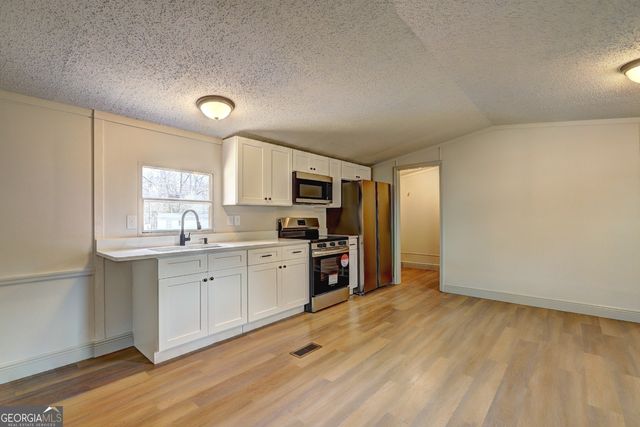 144 Skyland Drive E, Locust Grove, GA 30248