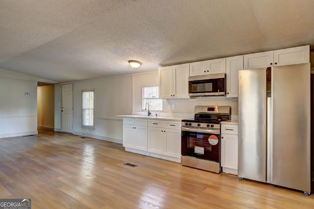 144 Skyland Drive E, Locust Grove, GA 30248