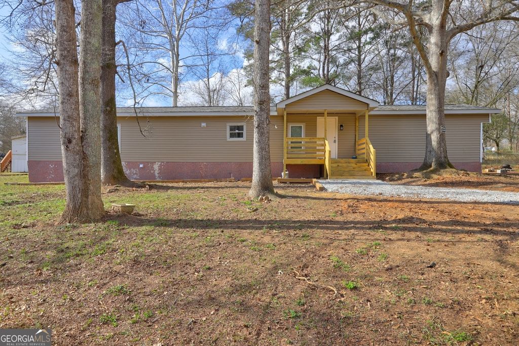 144 Skyland Drive E, Locust Grove, GA 30248