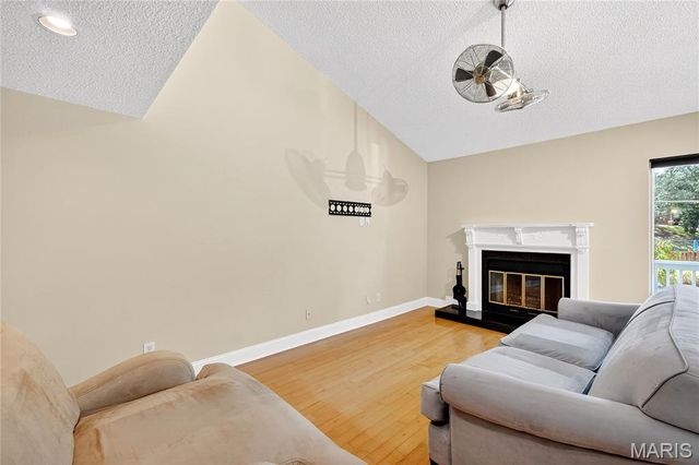 9067 Wrenwood Lane, Brentwood, MO 63144
