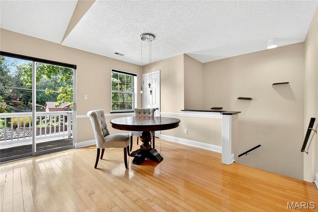9067 Wrenwood Lane, Brentwood, MO 63144