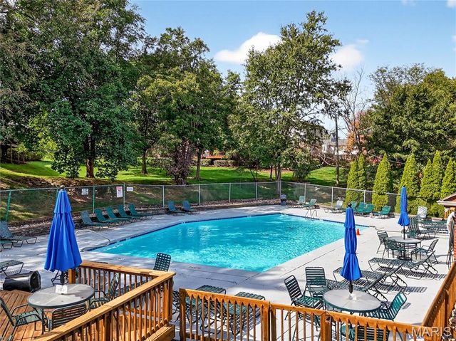 9067 Wrenwood Lane, Brentwood, MO 63144