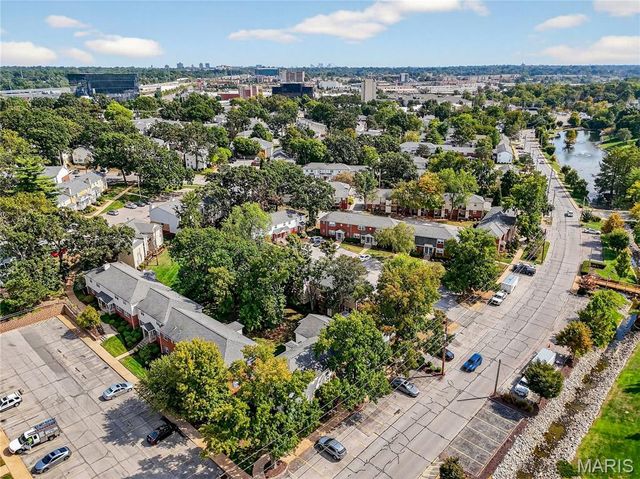 9067 Wrenwood Lane, Brentwood, MO 63144