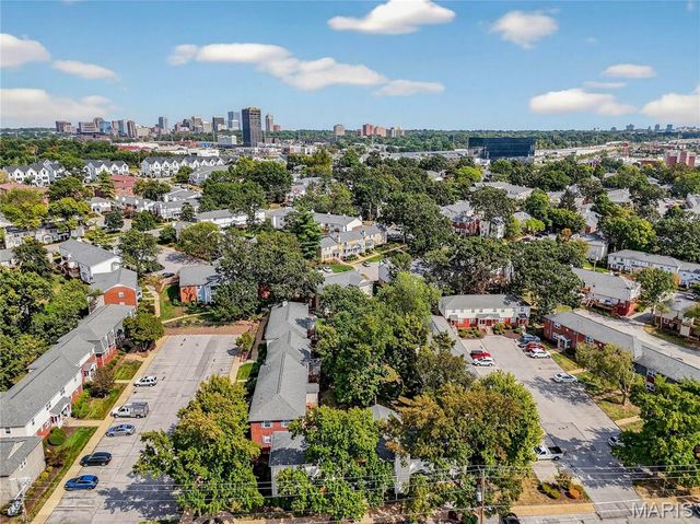 9067 Wrenwood Lane, Brentwood, MO 63144