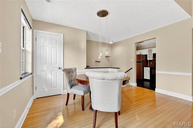 9067 Wrenwood Lane, Brentwood, MO 63144